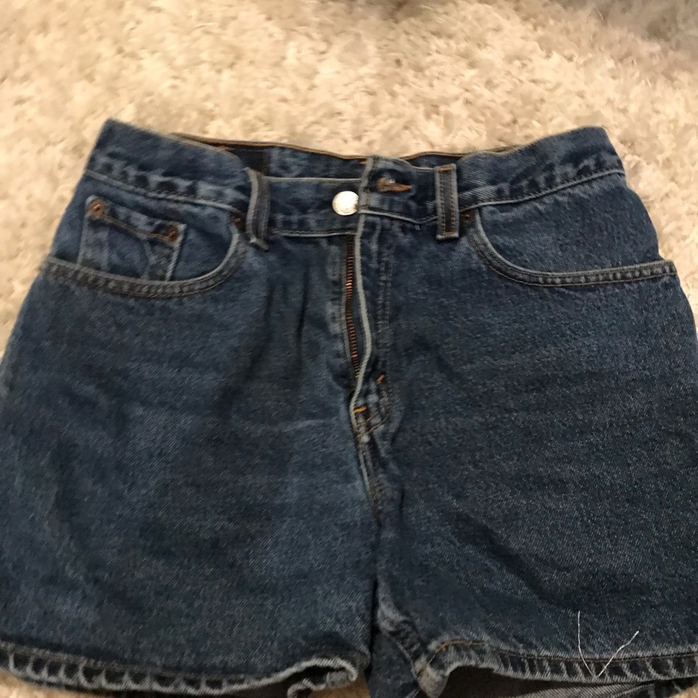 Vintage Levi’s high waisted denim shorts